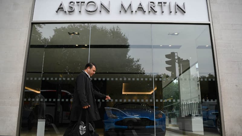 500 licenciements ont été annoncés ce jeudi chez le constructeur de voitures de luxe en difficulté Aston Martin.