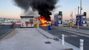 Une opération "port mort" a commencé le 22 mars 2023 au grand port maritime de Marseille-Fos, contre la réforme des retraites. 