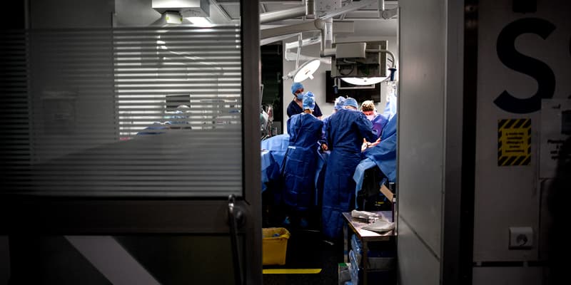 Equipe médicale au travail à l'hôpital Foch. (Photo d'illustration)
