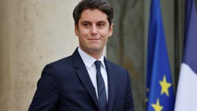 Gabriel Attal, part après une réunion du cabinet à l'Élysée présidentiel à Paris, le 12 décembre 2023.