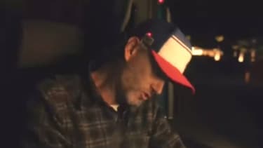 Une casquette qui prévient l'endormissement, c'est le prototype présenté par Ford au Brésil à destination des conducteurs de poids lourds.