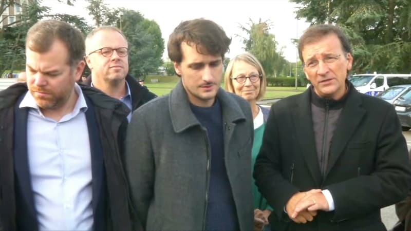 Loup Bureau à son arrivée à Paris entourée de sa famille 