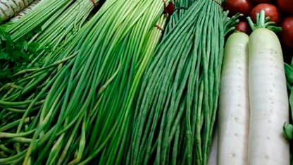 Une enveloppe globale de 25 millions d'euros sera consacrée au plan d'action pour la filière fruits et légumes en France. /Photo d'archives/REUTERS
