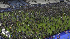 Les supporters français au Stade de France le 13 novembre 2015