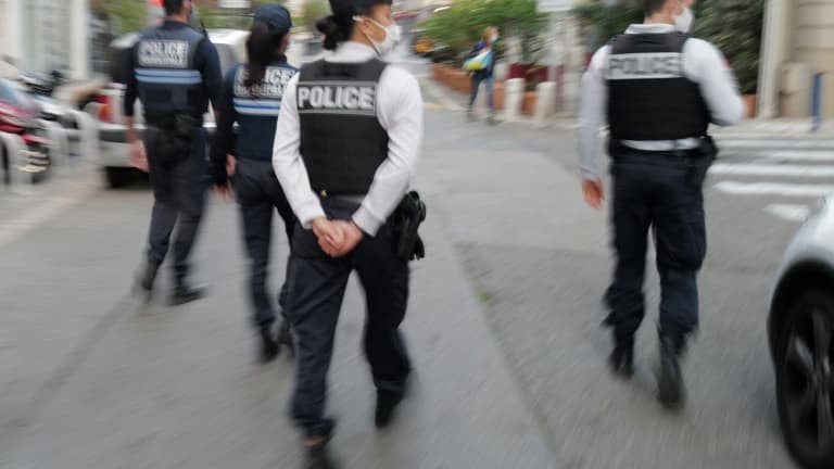 Des policiers en patrouille à Nice, le 4 novembre 2020 