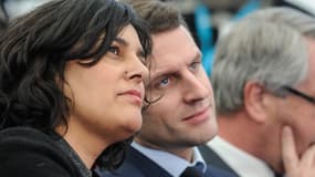 Myriam El Khomri et Emmanuel Macron le 22 février 2016 lors d'un déplacement à Chalampe, dans l'Est de la France.