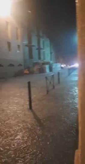 Inondations à Nîmes (Gard) - Témoins BFMTV