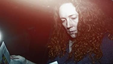 La police britannique a arrêté l'ex-directrice générale de News international, Rebekah Brooks, dans l'affaire des écoutes téléphoniques effectuées par le groupe Murdoch, selon la chaîne britannique Sky News. /Photo prise le 11 juillet 2011/REUTERS/Olivia