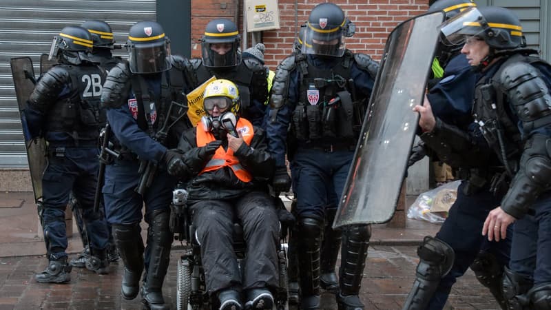 Odile Maurin lors d'une manifestation des gilets jaunes, le 12 janvier 2019