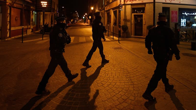 Une patrouille de police durant le confinement, à Colombes le 22 mars 2020