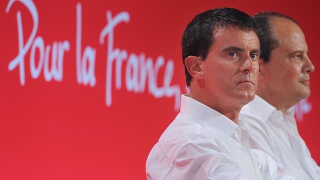 Manuel Valls et Jean-Christophe Cambadélis, ici réunis à La Rochelle l'été dernier, vont se retrouver ce dimanche à Paris pour un rassemblement PS où la question de l'"après-Charlie", les élections départementales et le futur congrès vont être évoqués.