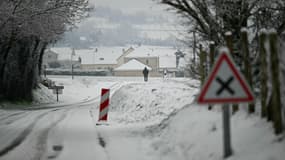 La ville de Croisilles (Normandie) sous la neige le 5 janvier 2026