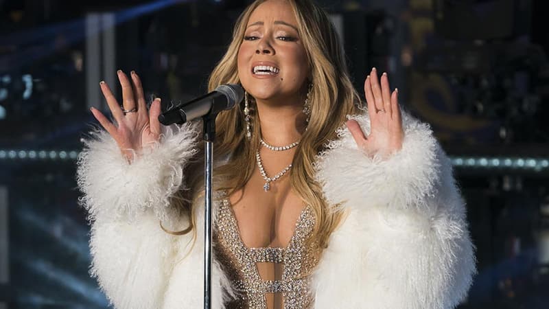Mariah Carey, se produisant le 31 décembre 2017 à Times Square.