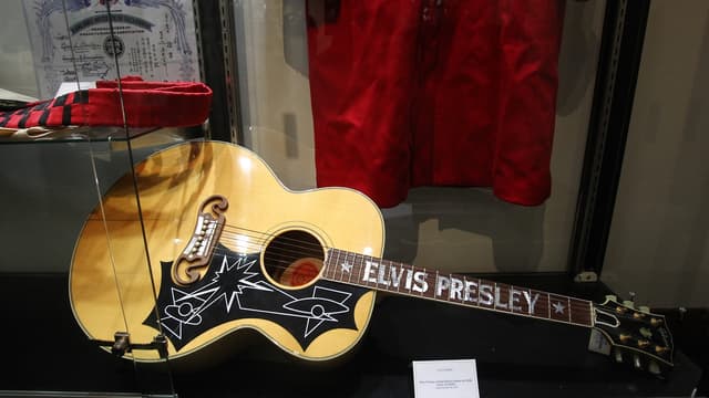 La guitare du "King" Elvis Presley, Gibson EJ-200E édition limitée.