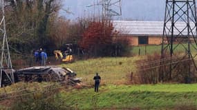 Les gendarmes étaient à l'oeuvre depuis lundi sur ce site de l'ancienne propriété de "l'ogre des Ardennes".