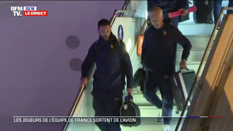 Didier Deschamps et les joueurs de l'Équipe de France de retour en France