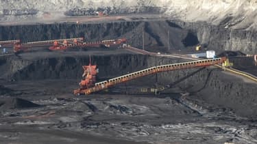 Le consommation de charbon dans le monde devrait frôler celle de pétrole en 2017 selon l'AIE