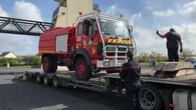 Un camion pompier de lutte contre les feux de forêts a quitté la caserne d'Ifs, en direction de la Roumanie. Le véhicule doit aider les secouristes roumains dans leur lutte contre les feux de végétation qui sont de plus en plus fréquents avec le réchauffement climatique.