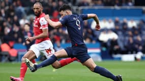 Gonçalo Ramos et Yunis Abdelhamid lors de PSG-Reims, le 10 mars 2024.