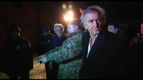 Bernard-Henri Lévy et le président ukrainien Petro Porochenko mardi soir à Kramatorsk, en Ukraine.