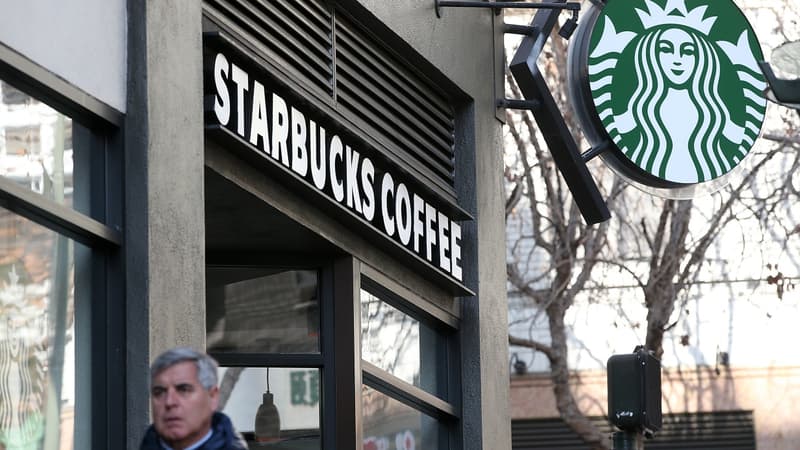 Etats-Unis: convention collective en vue chez Starbucks après des accords syndicaux de principe