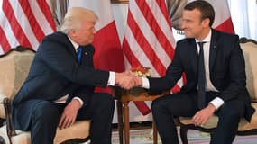Donald Trump et Emmanuel Macron, lors de leur première rencontre, le 25 mai à Bruxelles.