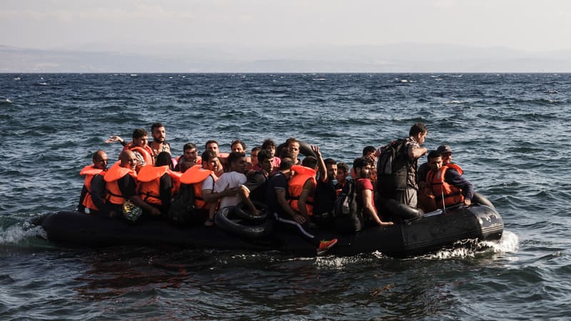 Image d'illustration, des migrants dans un zodiac pris le 23 août 2015