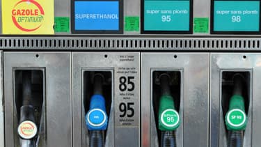 Selon les derniers chiffres officiels publiés ce lundi, le prix du sans-plomb 95 a augmenté en moyenne de 2,89 centimes la semaine dernière. Le prix du gazole baisse légèrement.