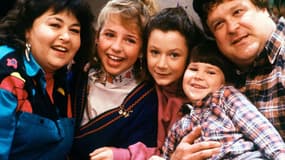 Les acteurs de la série "Roseanne" dans les années 1980.