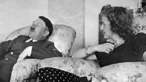 Eva Braun, ici avec Adolf Hitler dans un cliché pris à une date inconnue, aurait eu des origines juives.