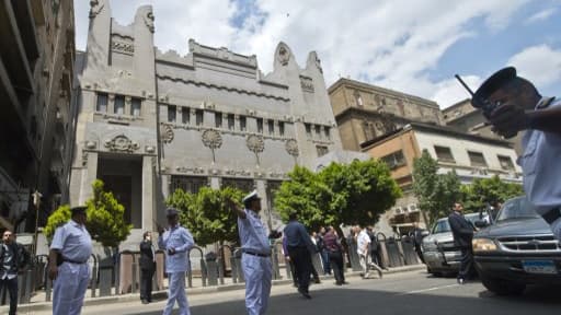 Des forces de sécurité dans les rues du Caire