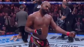 Jon Jones faisant la Trump Dance à l'UFC 309, en novembre 2024