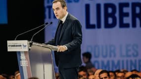 Le Premier ministre français, Sébastien Lecornu, prononce un discours lors du 107e Congrès des maires, à Paris, le 20 novembre 2025.