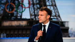 Emmanuel Macron en interview sur France 2 depuis Paris, le 23 juillet 2024.