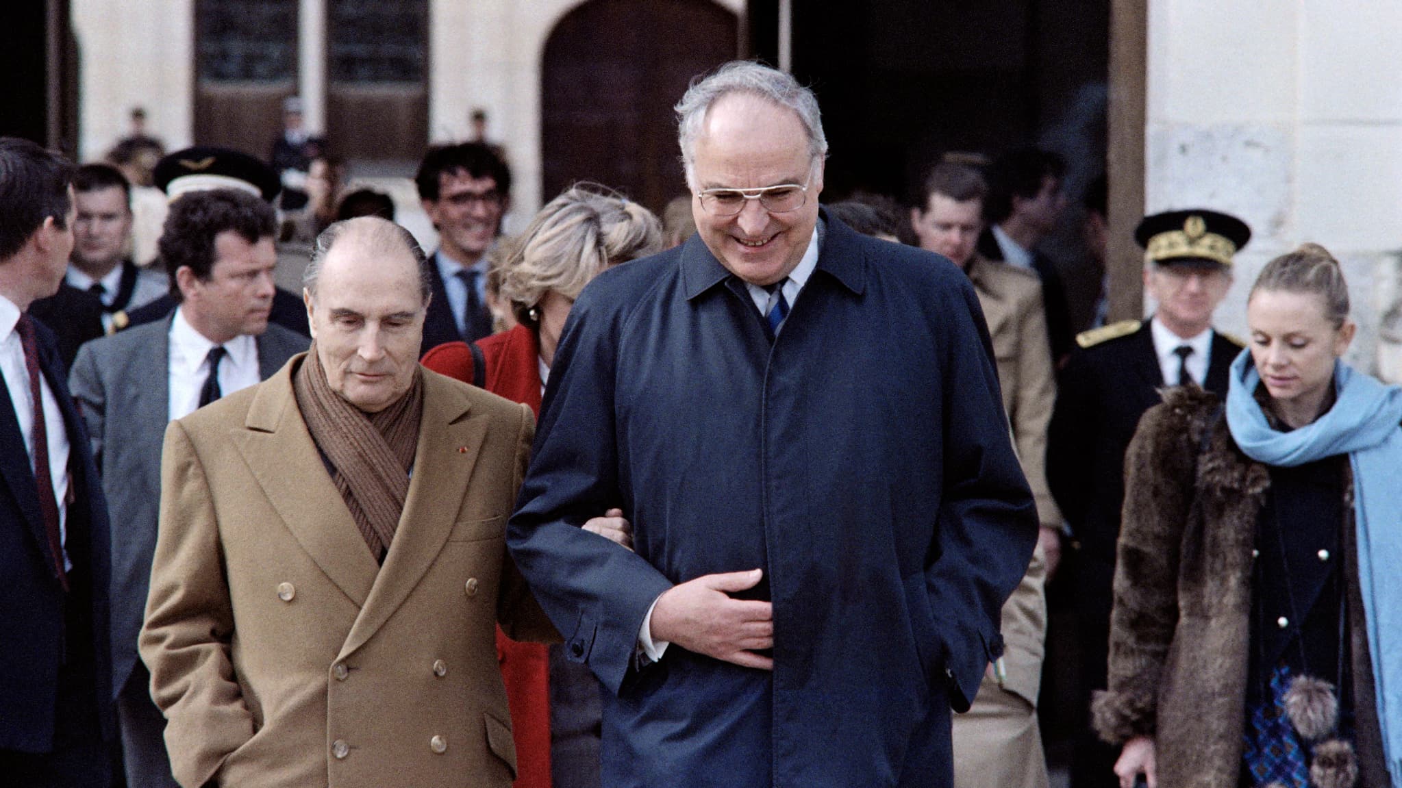 François Mitterrand et le chancelier allemand Helmut Kohl, le 28 mars 1987 à Chambord François Mitterrand et le chancelier allemand Helmut Kohl, le 28 mars 1987 à Chambord