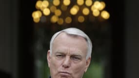 Quelques heures après avoir participé à un dîner à l'Elysée avec les chefs du PS, d'Europe Ecologie-Les Verts, du Mouvement progressiste, du Parti radical de gauche et du Mouvement républicain et citoyen, Jean-Marc Ayrault a rencontré mardi les députés et