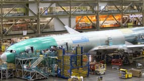 Un Boeing 777 de la compagnie KLM en cours d'assemblage