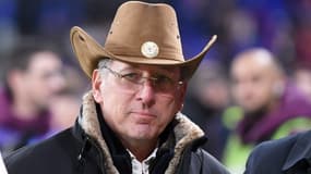 John Textor et son chapeau de cowboy - en réponse aux piques de Nasser Al-Khelaïfi - avant le match contre le PSG, fin février 2025.