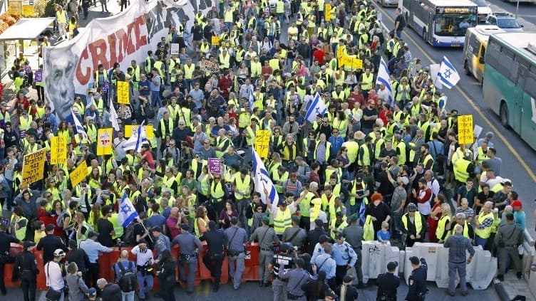 Répondant à un appel sur les réseaux sociaux, ils étaient quelques centaines à Tel-Aviv.