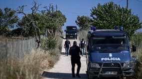 Des policiers mènent des fouilles à Lagos au Portugal pour retrouver Maddie McCann, le 5 juin 2025
