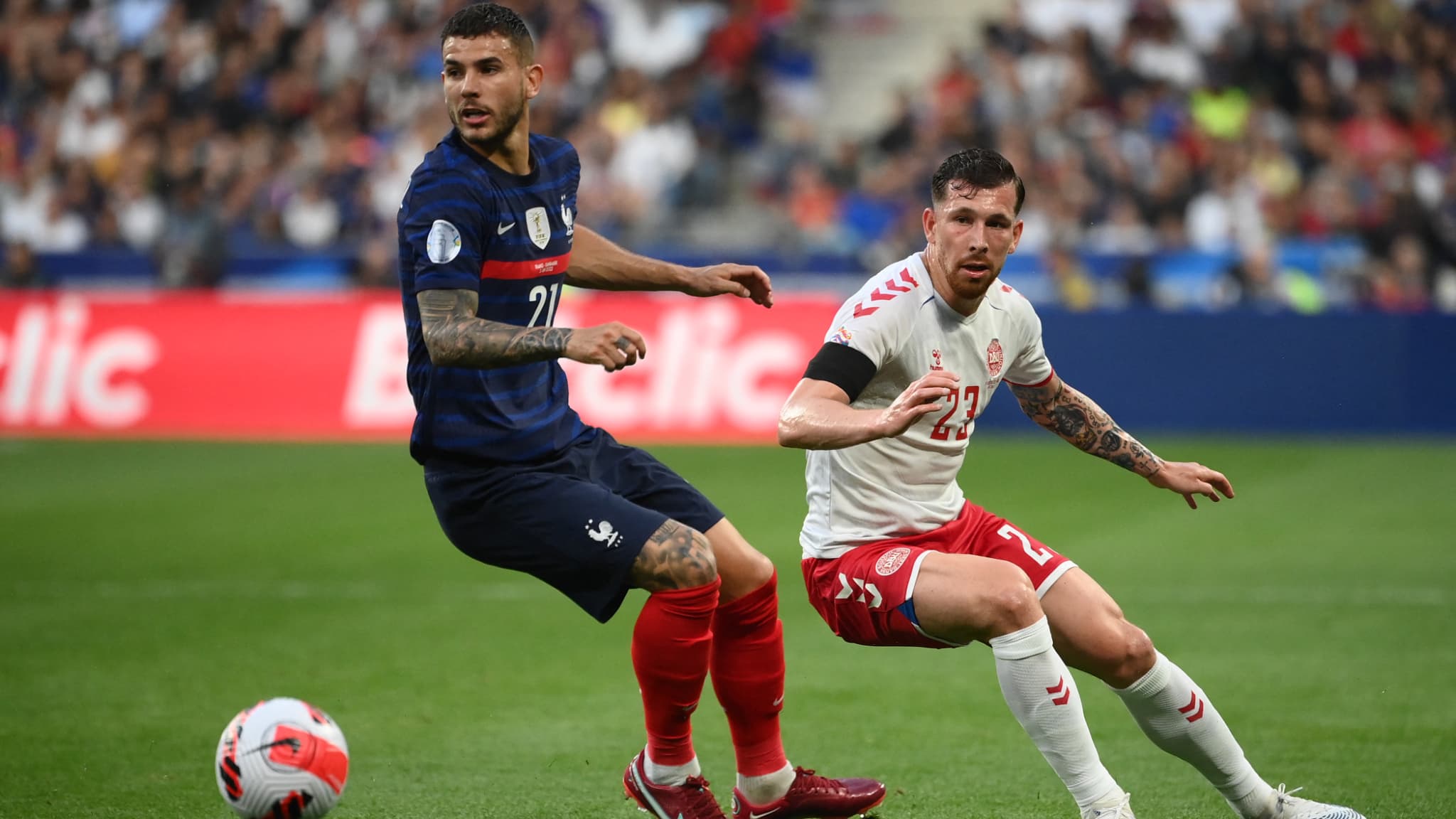 Pierre-Emile Höjbjerg (à droite) et Lucas Hernandez lors du match France-Danemark en Ligue des nations en juin 2022 Pierre-Emile Höjbjerg (à droite) et Lucas Hernandez lors du match France-Danemark en Ligue des nations en juin 2022