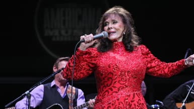 La chanteuse Loretta Lynn en 2015 à Nashville dans le Tennessee.