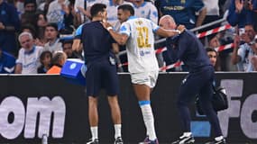 Facundo Medina sorti sur blessure lors du match de Ligue des champions OM-Ajax - le 30/09/2025