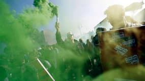 Manifestation d'étudiants mercredi à Rome. Comme dans toute l'Europe, des dizaines de milliers de personnes ont également défilé à Naples, Milan, Pise et Turin. /Photo prise le 14 novembre 2012/REUTERS/Tony Gentile