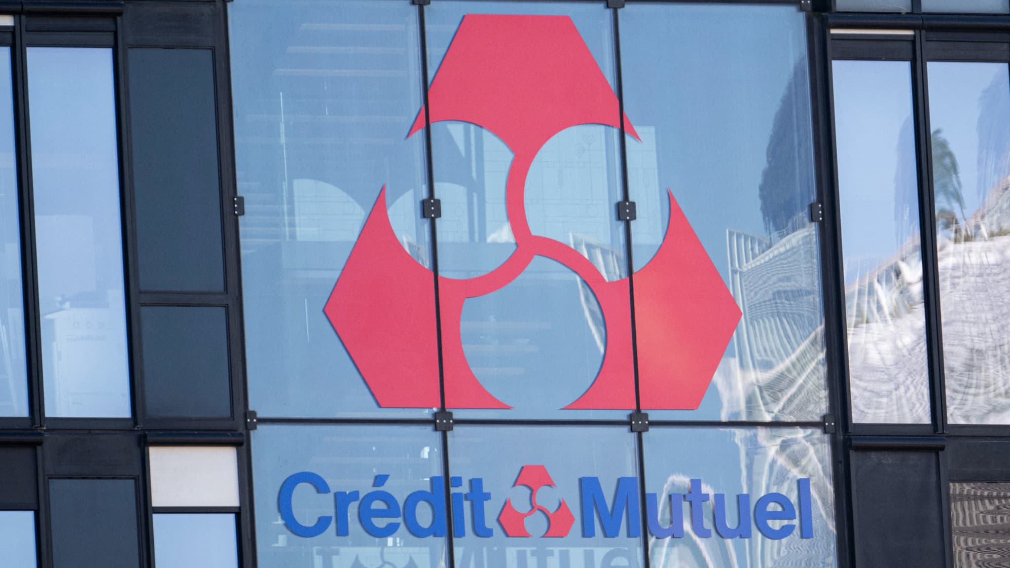 BANQUE CREDIT MUTUELLE visual data 3