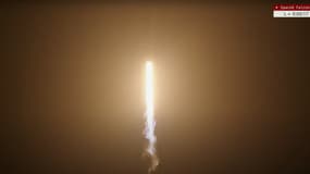 Une Falcon 9 décolle pour mettre en orbite 56 satellites du réseau Starlink de SpaceX, depuis Cap Canaveral en Floride, le 26 janvier 2023