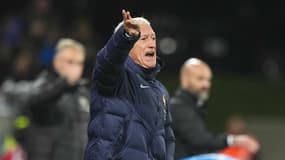 Didier Deschamps donne de la voix lors du match de la France en Islande, le 13 octobre 2025