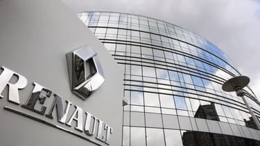 Près de 200 salariés de l'équipementier automobile GM&S de La Souterraine (Creuse) bloquent l'usine Renault du Mans