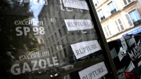 Une station service hors service faute de carburant, le 15 octobre 2022 à Paris 