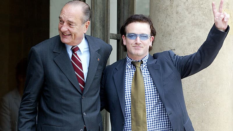Jacques Chirac et Bono en juin 2002 à la sortie de l'Elysée
